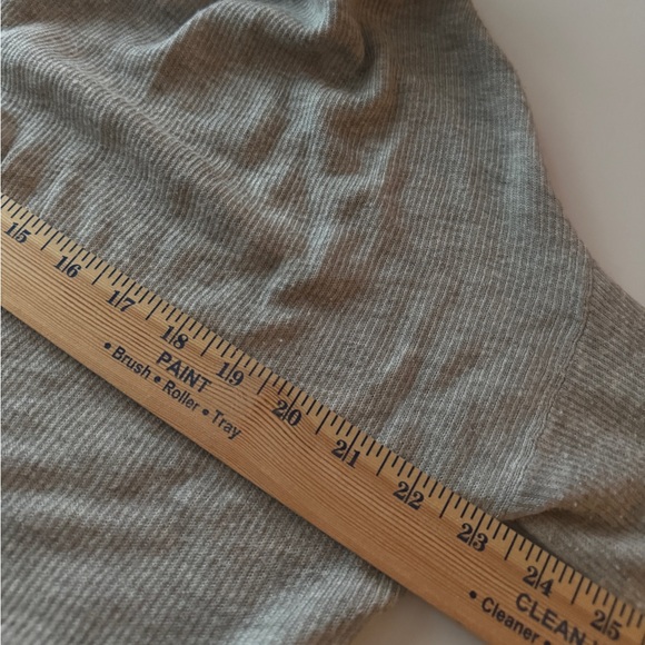 Lululemon Athletica Reversible Light Gray Wrap Sweater - M - Picture 3 of 10